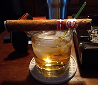 H. Upmann Magnum 50.jpg
